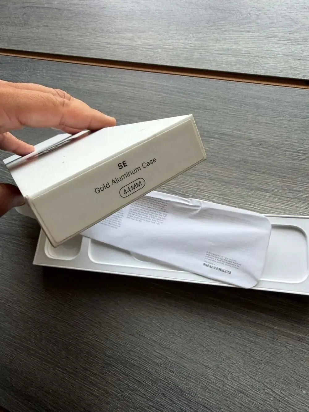 Apple Watch SE 44mm Gold Aluminum Starlight Box
